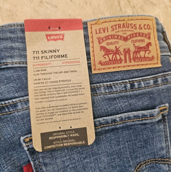 Levis Skinny Jeans - Picture 4 of 4